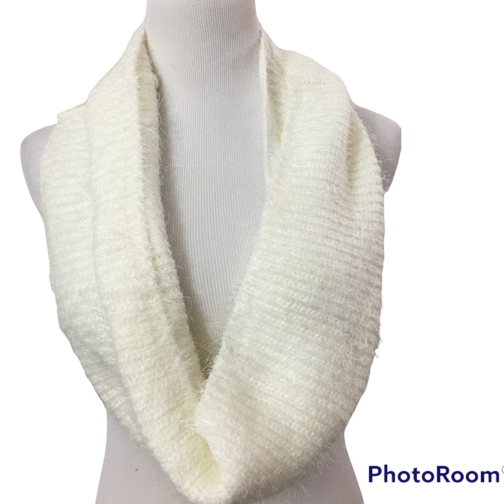 Ivory White Infinity Scarf Fuzzy Knit Cozy Soft Acrylic OS Neck Wrap